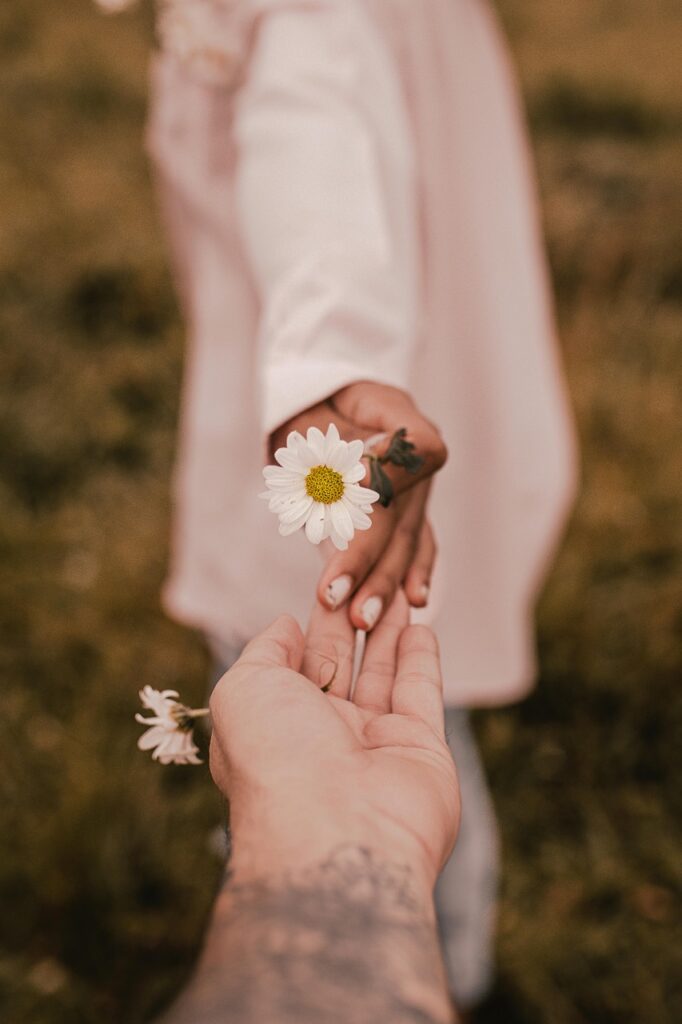 How to Use Flowers to Mend and Strengthen Friendships - Andrsn Flowers ...
